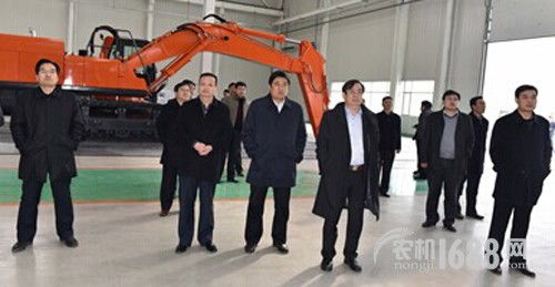 臨沂全市開發(fā)區(qū)項(xiàng)目建設(shè)考核組來山東常林集團(tuán)調(diào)研